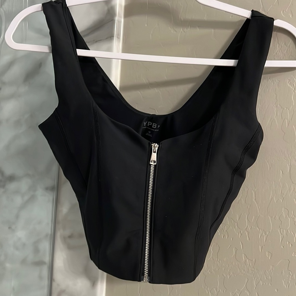 Abercrombie YPB active zip tank in black size medium